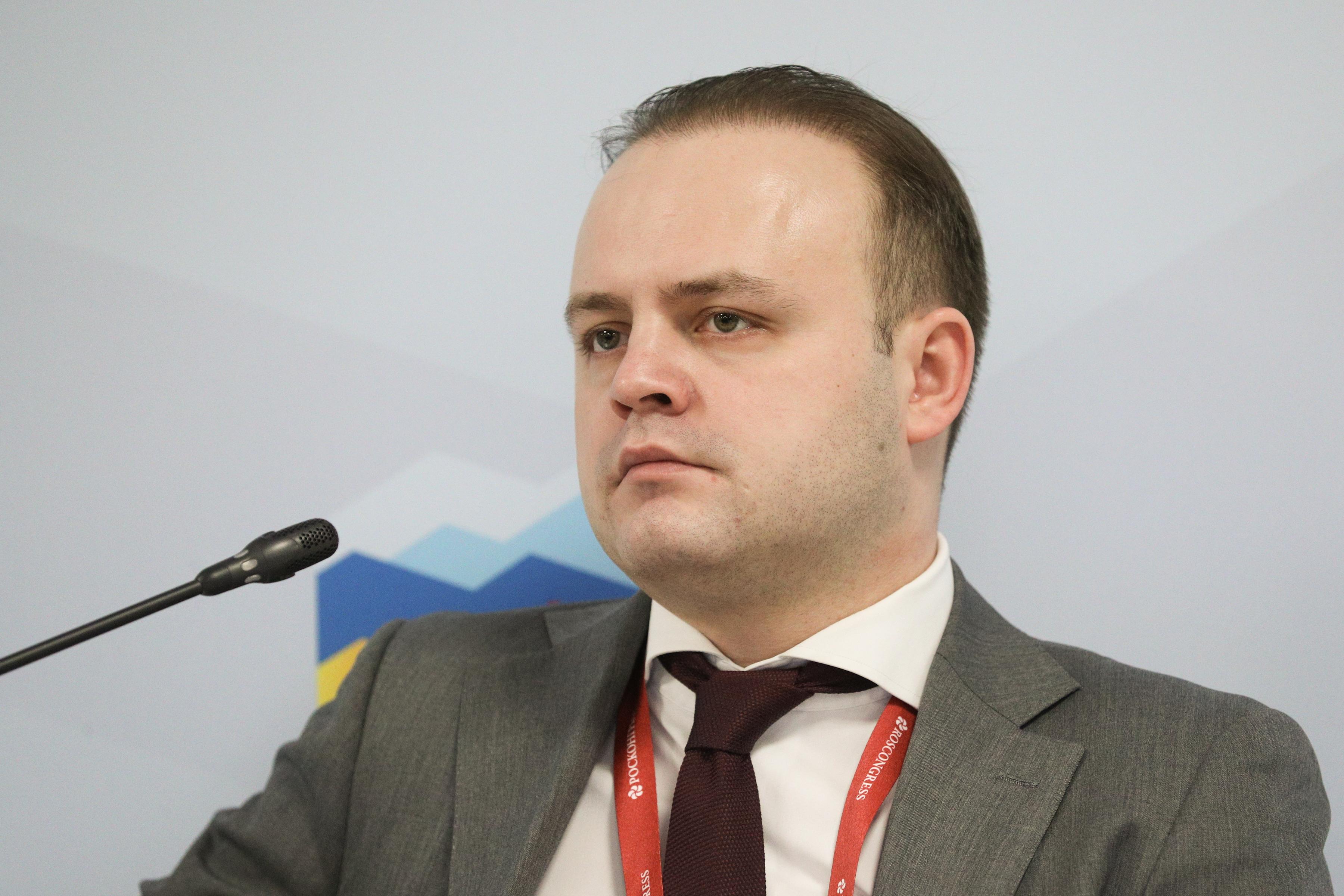 Пенсионеры осваивают нейросети на фестивалях «Новых людей»